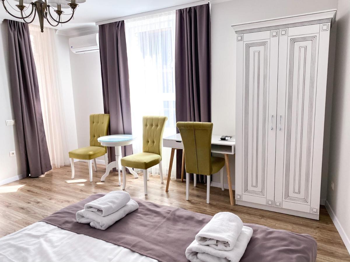 Opera Center Hotel & Apartments 리비프 외부 사진